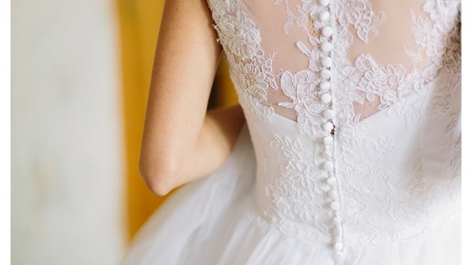boutons et tissus pour coudre une robe de mariée