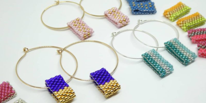 Les créoles avec pendants de perles tissées Miyuki.