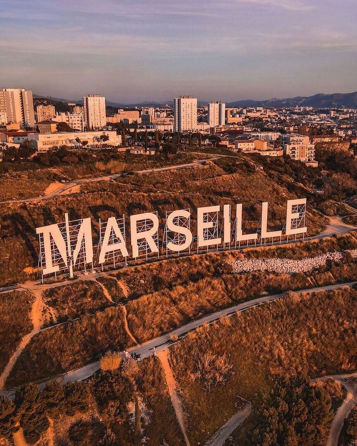 notre atelier est situé à Marseille
