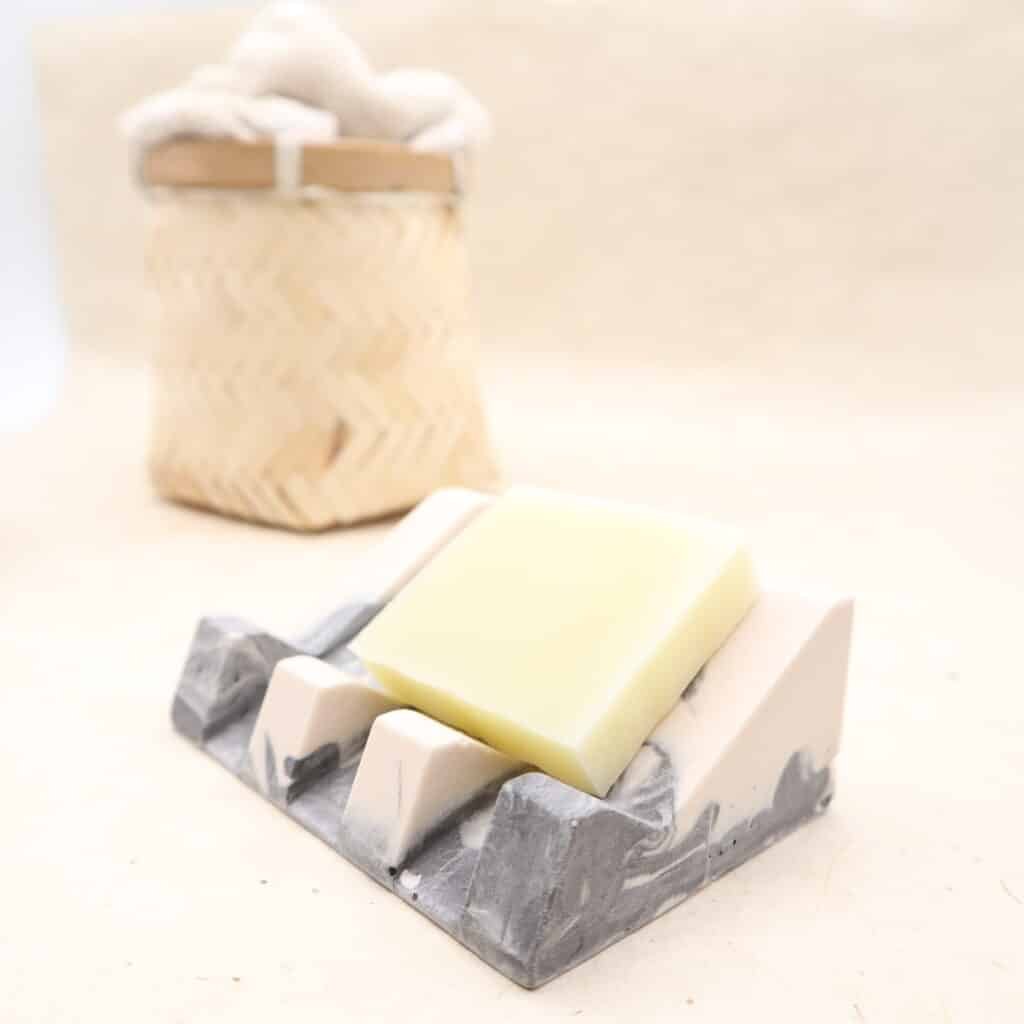 porte-savon et savon créés par savaé