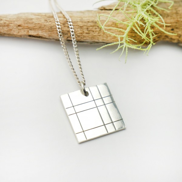 Pendentif carré sur chaine ajustable Kilt en argent massif 925/1000 Desiree Schmidt Paris Kilt 47,00 €