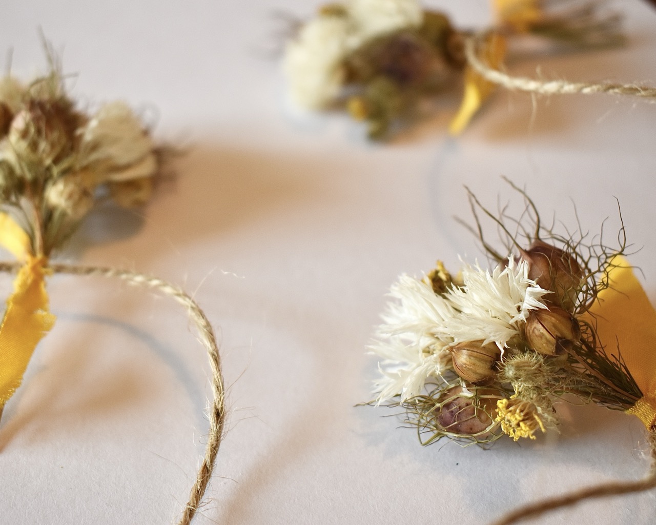 Guirlande de mini-bouquets séchés