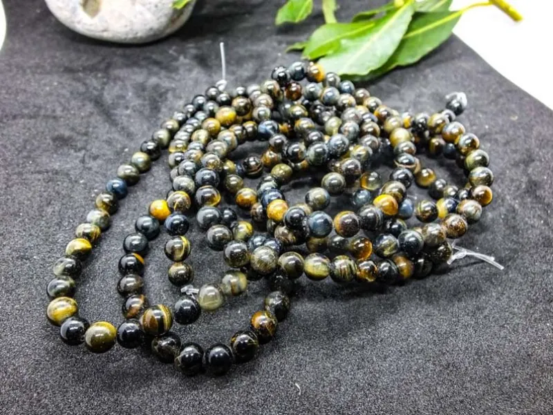 perle oeil de faucon