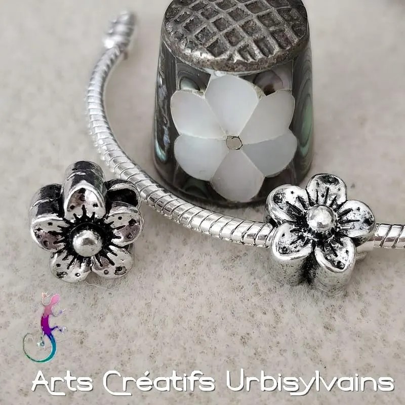 Lot de 2 perles fleurs en métal argenté antique pour bracelet ou collier européen