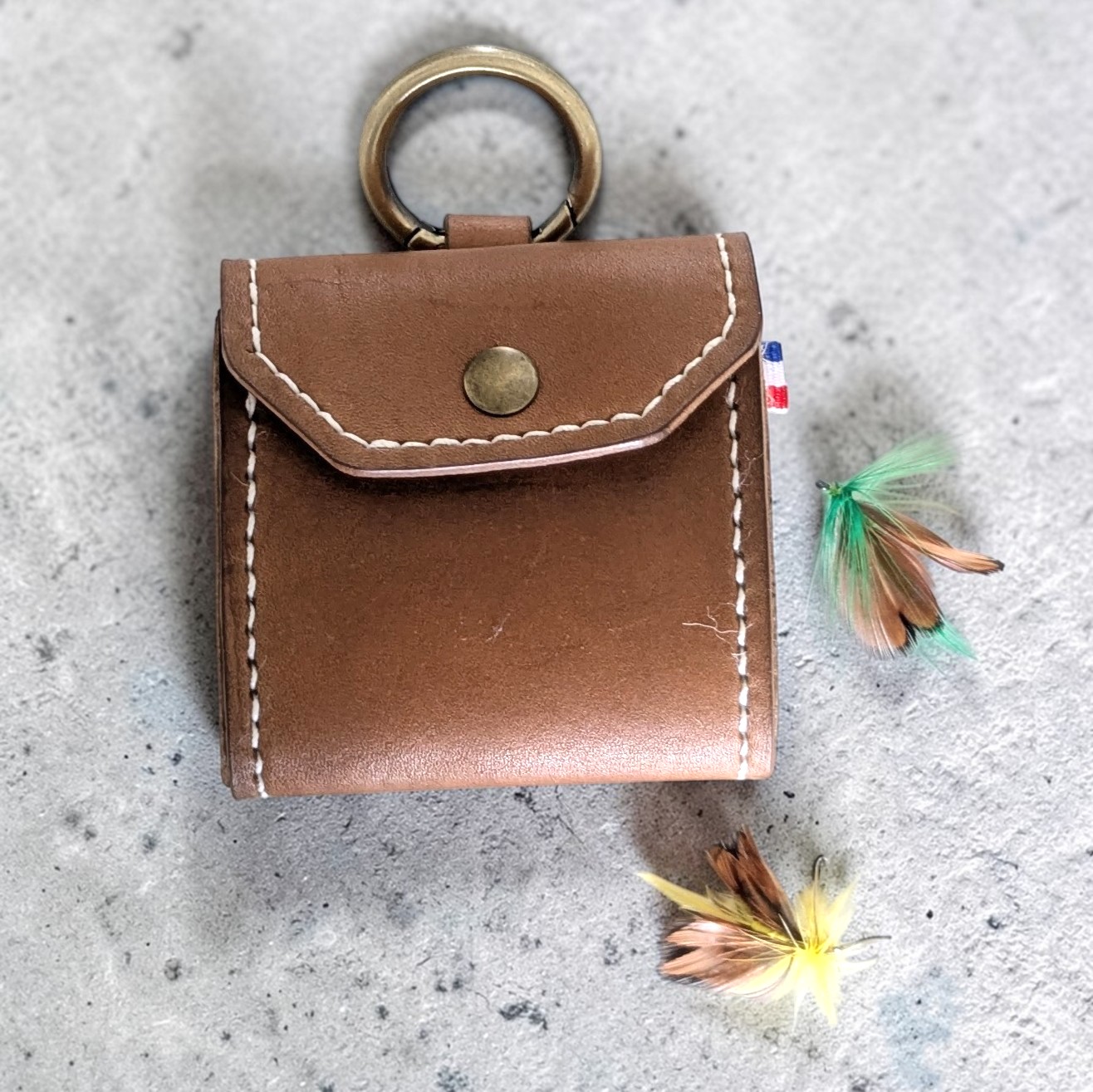 Etui en cuir pour pêcheur à la mouche