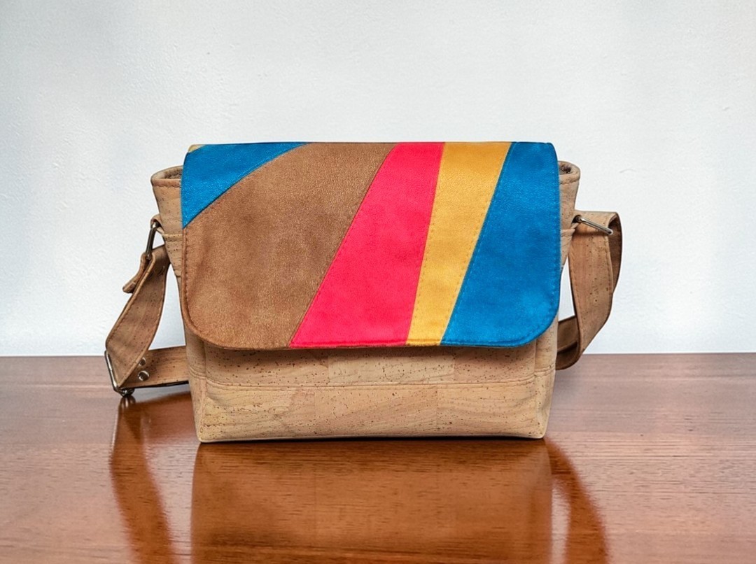 Sac besace en liège et suédine