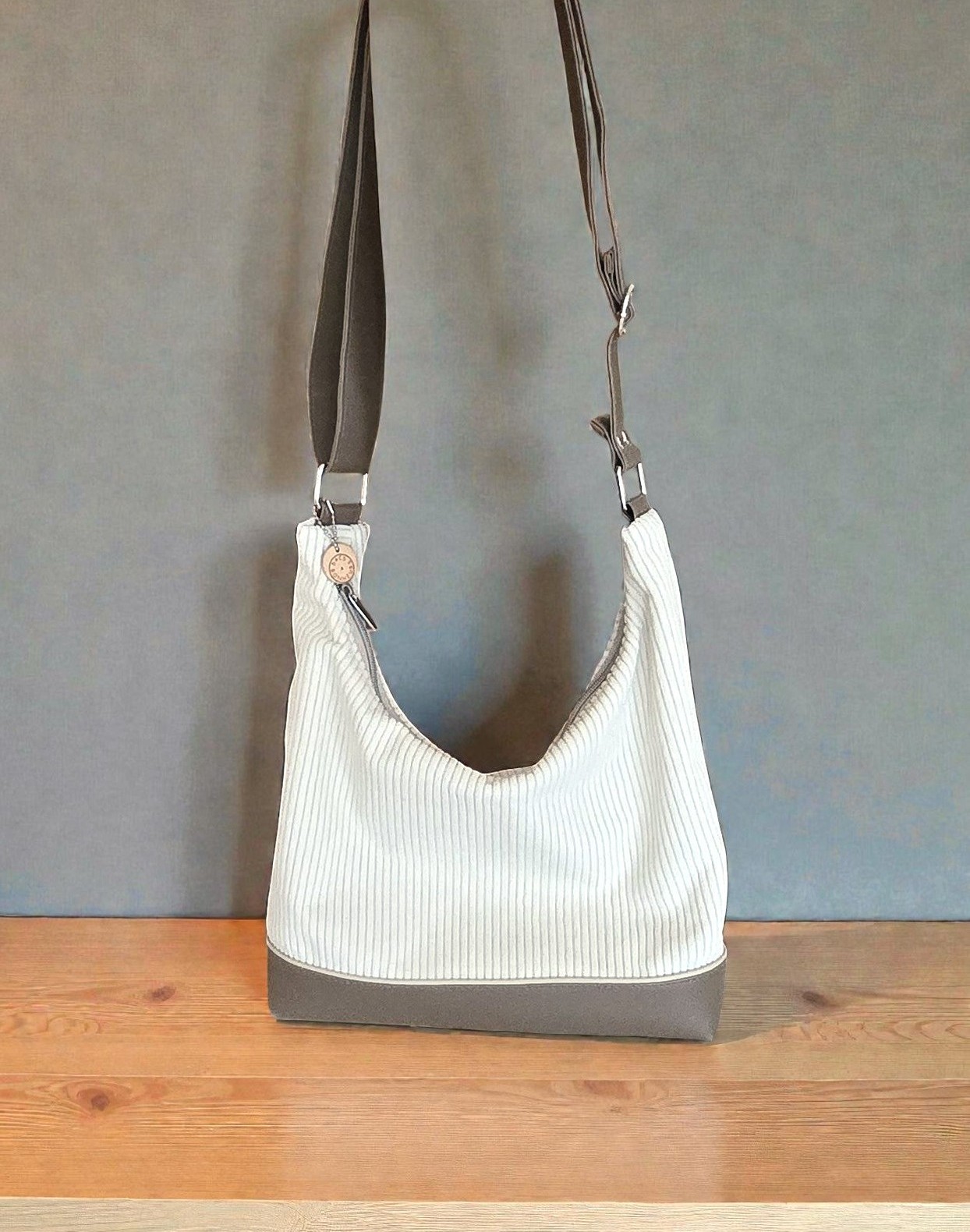 Sa Hobo en velours et simili cuir