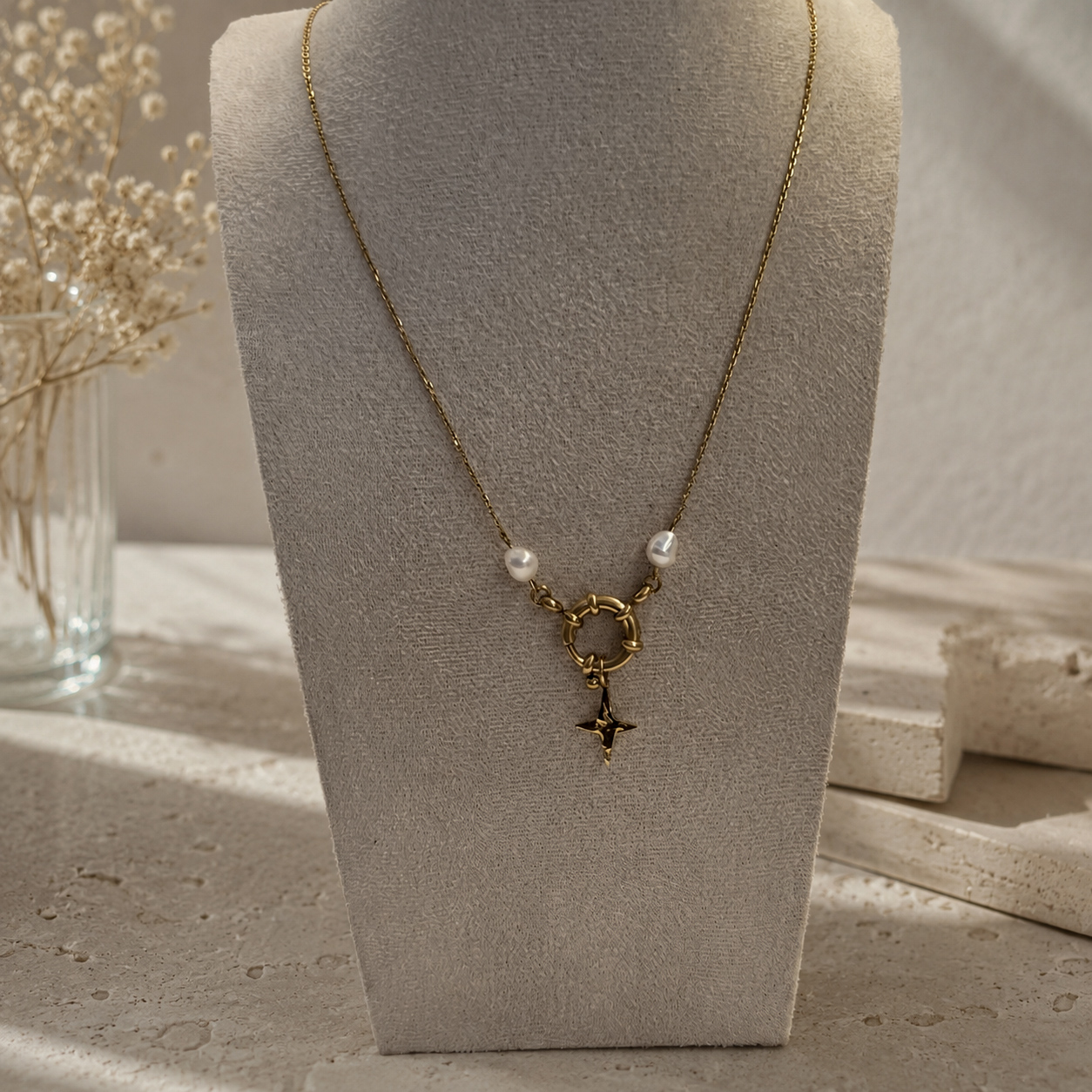 Collier étoile doré perles d’eau douce naturelles