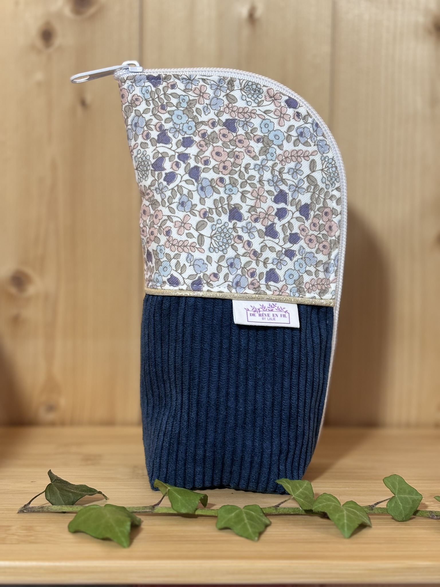 Trousse pot velours côtelé Bleu denim Liberty - En Stock De Rêve en Fil By Lalie